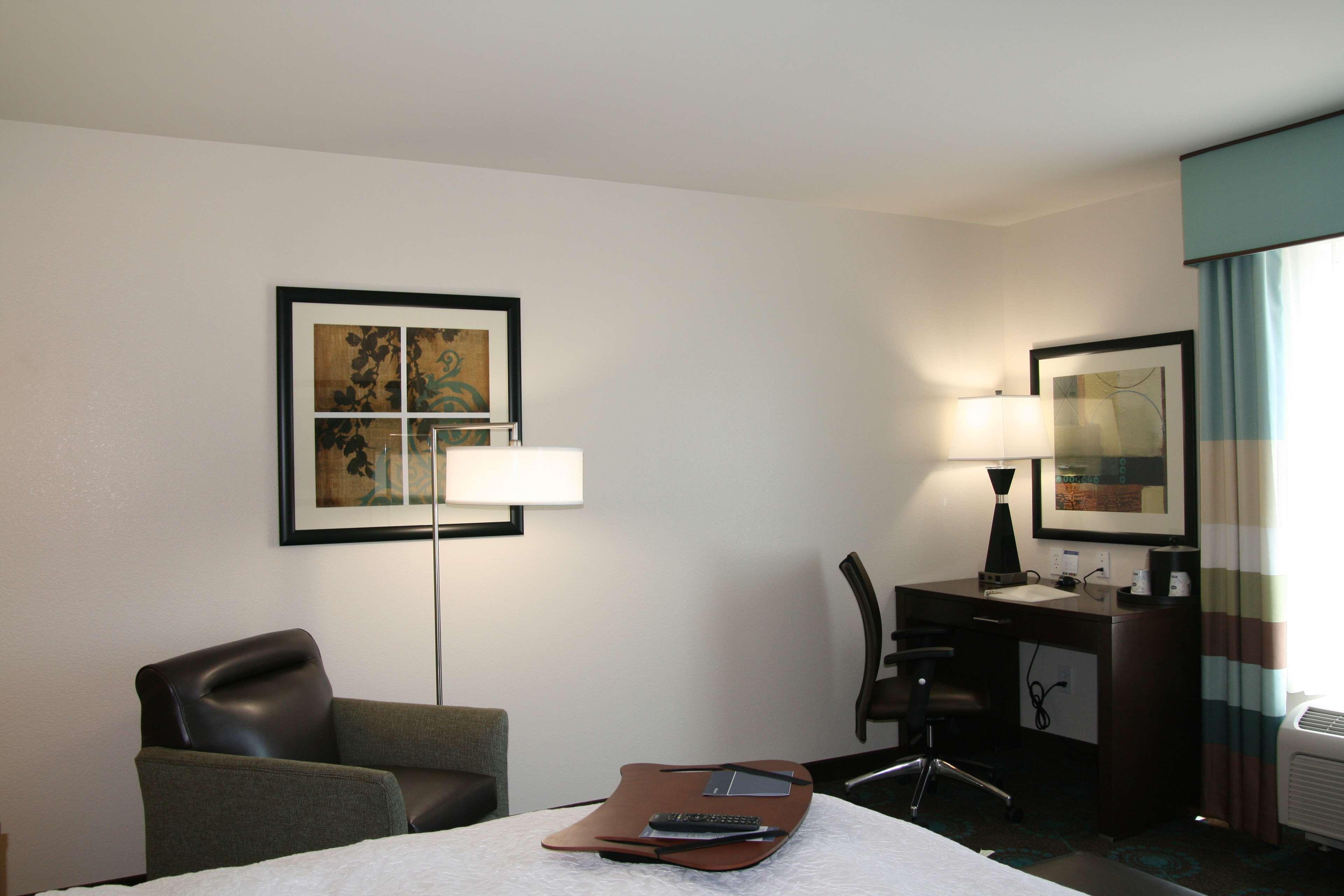 Hampton Inn Anderson/Alliance Business Park Номер фото