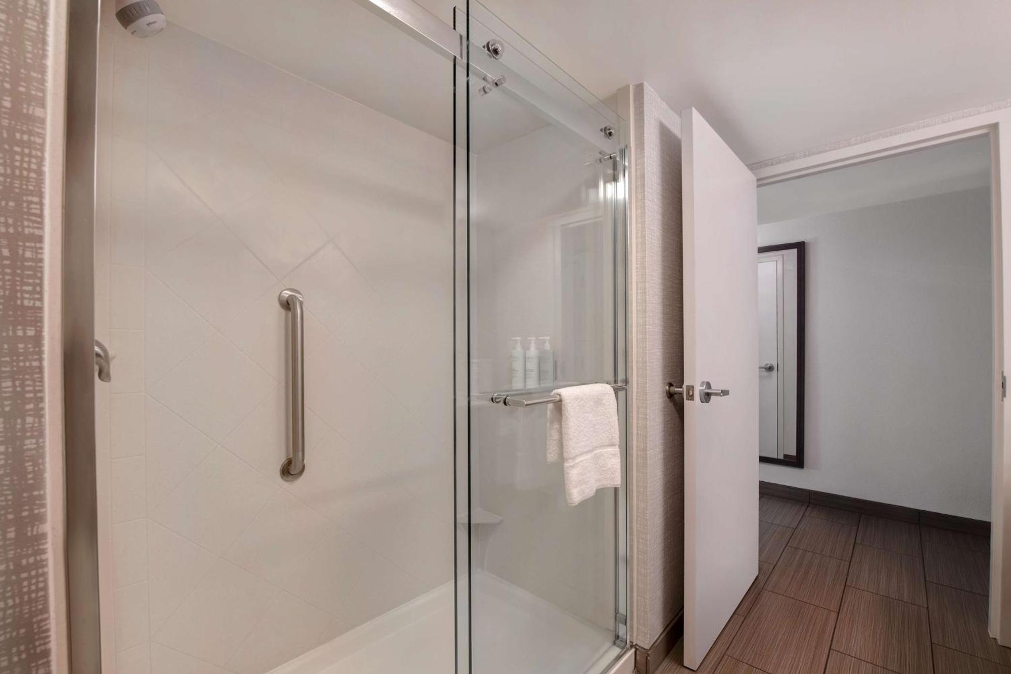 Hampton Inn Anderson/Alliance Business Park Экстерьер фото