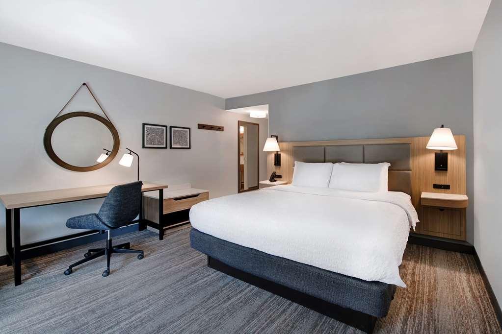 Hampton Inn Anderson/Alliance Business Park Номер фото