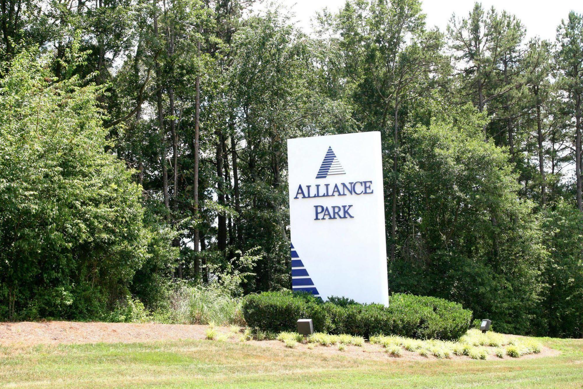 Hampton Inn Anderson/Alliance Business Park Экстерьер фото